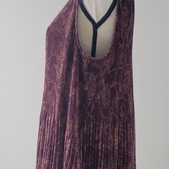 Evereve‎ Hazel Burgundy Scoop Neck Sleeveless Pleated Dress Women Sz Medium - Picture 4 of 15